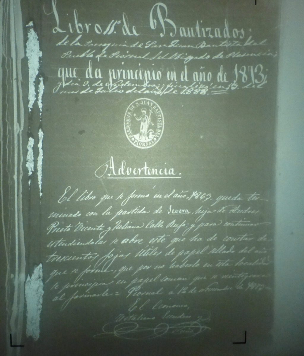 Microfilm en Almendralejo de los libros parroquiales de Piornal